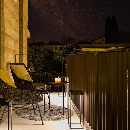 Salvatorehomes - Luxurious Dreamview Waterfront Apartment In Torri Del Benaco With Pool - Casa Azura - A 5 Star Luxury Collection At Lake Garda エクステリア 写真