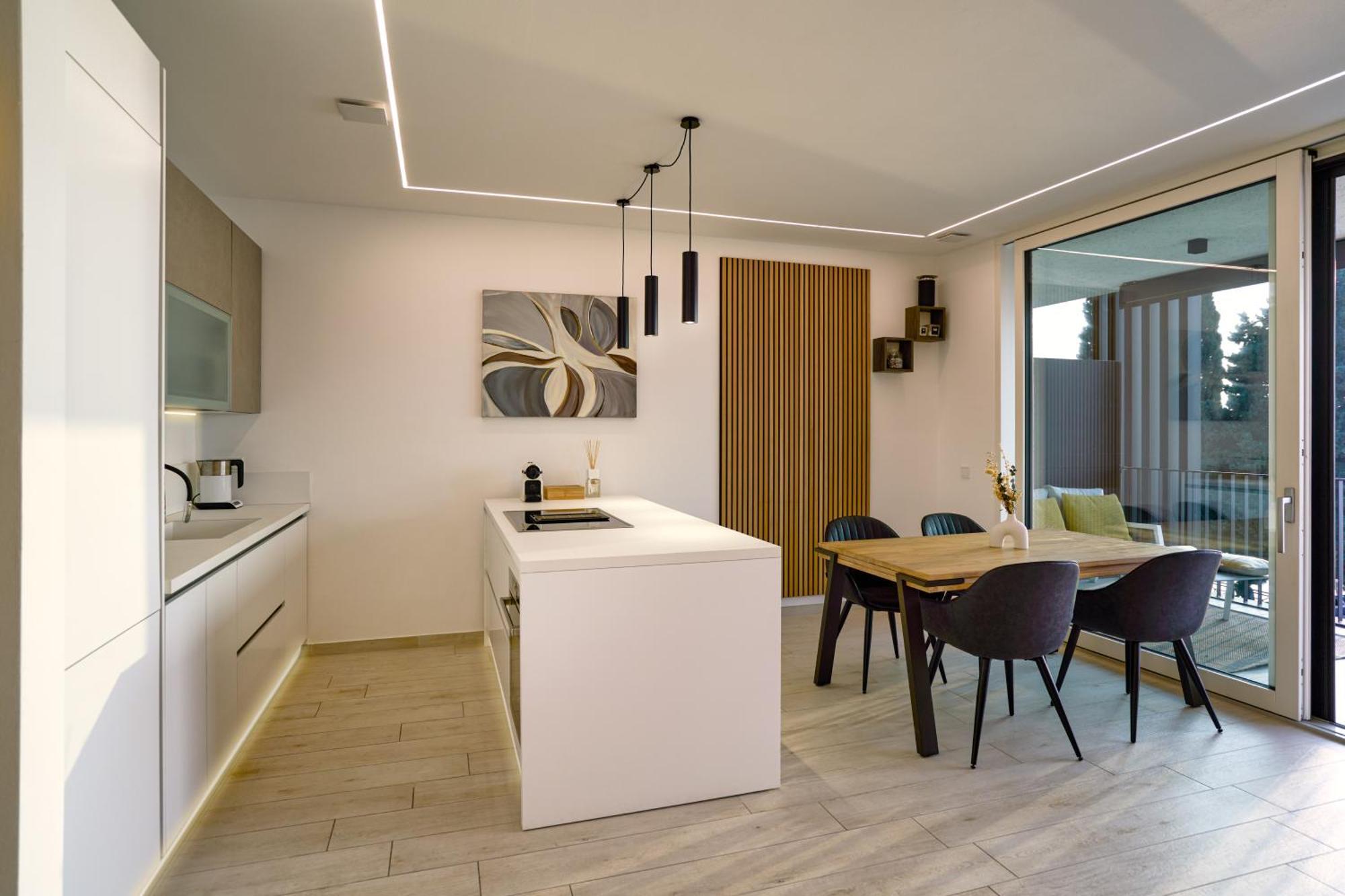 Salvatorehomes - Luxurious Dreamview Waterfront Apartment In Torri Del Benaco With Pool - Casa Azura - A 5 Star Luxury Collection At Lake Garda エクステリア 写真